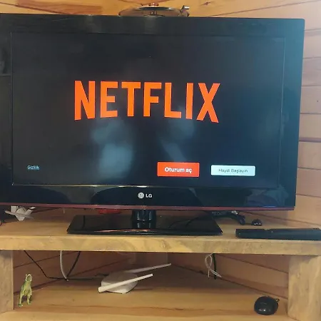 Silenos Stone House شقة *